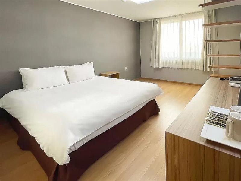 Pampas Hotel Jeju Exterior foto